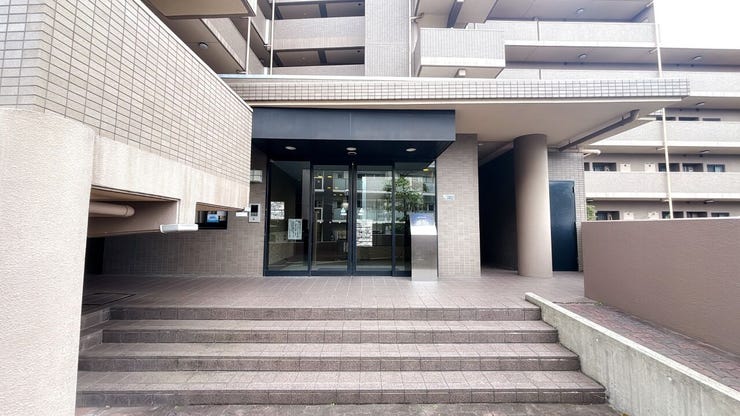 あたたかな陽が差し込む日当り良好の立地です。