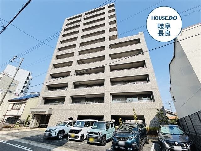 【外観】
名鉄名古屋本線「名鉄岐阜」駅、徒歩7分
岐阜バス「名鉄岐阜」停、徒歩6分
華陽小学校、梅林中学校