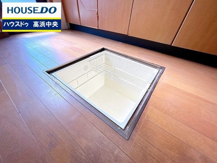 床下を有効活用♪普段使わないものなど見えずに収納ができます!収納が充実しているとお部屋が広く使えますね☆