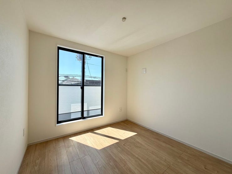 〈4.5帖〉南から明るい光が射し込む陽だまり空間♪