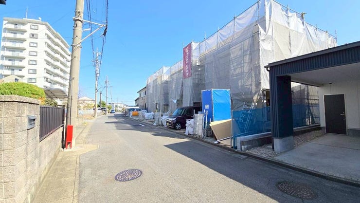 車がスピードを出しにくいため、交通事故のリスクが低減されます。歩行者や自転車が安全に通行しやすい環境です!