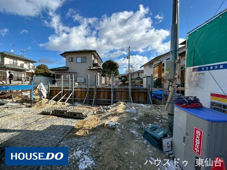 【外観】
商業施設が充実していてさらに小中学校徒歩約10分圏内の住みよい立地に建築中です♪