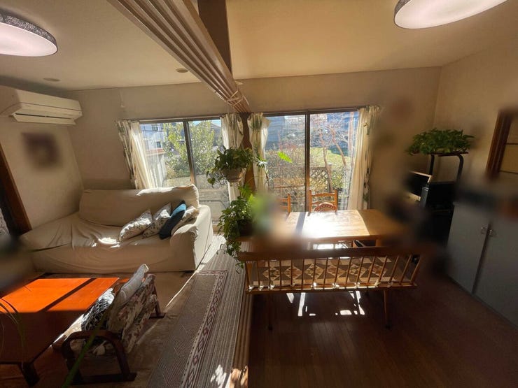 ?当たり良好で広々としたリビング。家族との団らんやホームパーティにもぴったり。