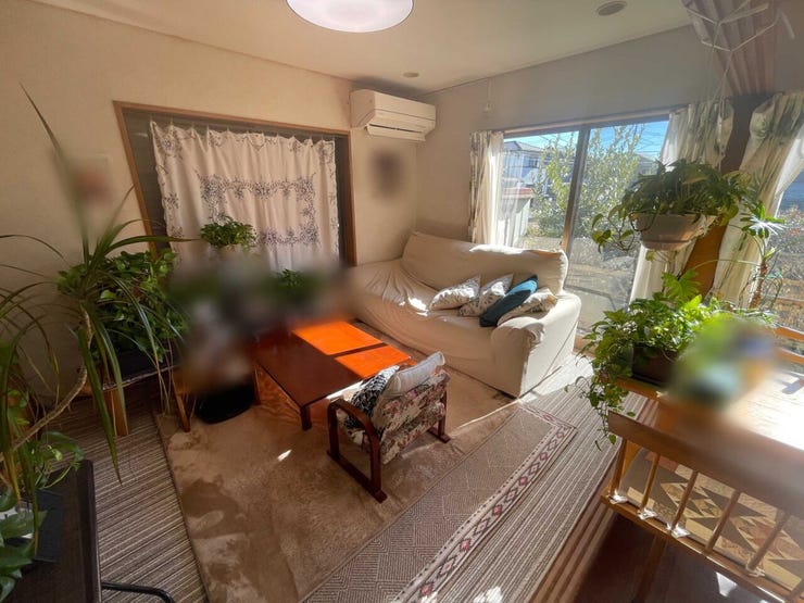 ?当たり良好で広々としたリビング。家族との団らんやホームパーティにもぴったり。