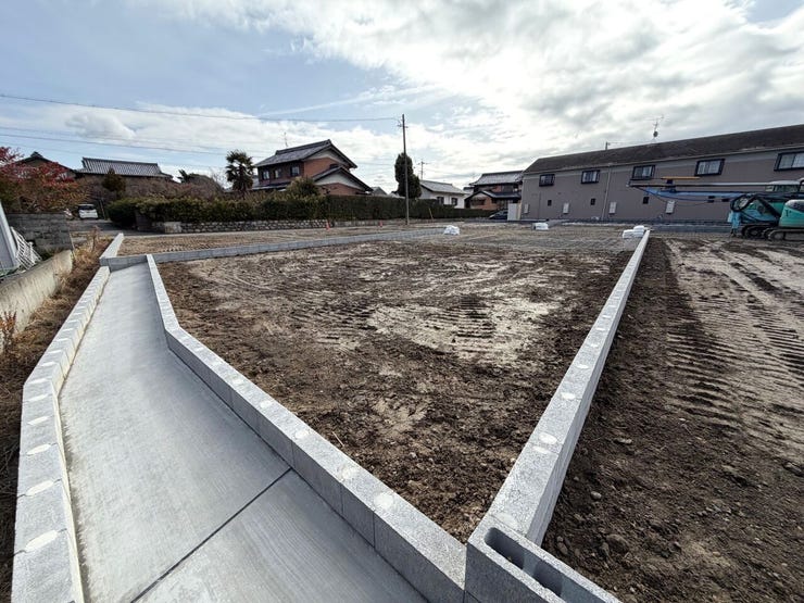 小学校まで徒歩13分の立地なのでお子様の登下校も安心です!