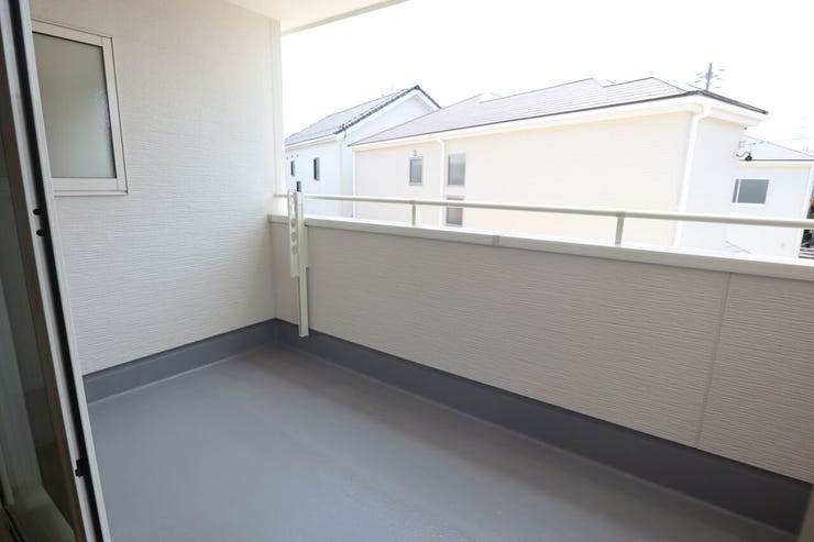 ◇インナーバルコニー◇ 同仕様
急な雨も安心のインナーバルコニー♪外からお洗濯物が見えにくくプライバシーも守れますね♪