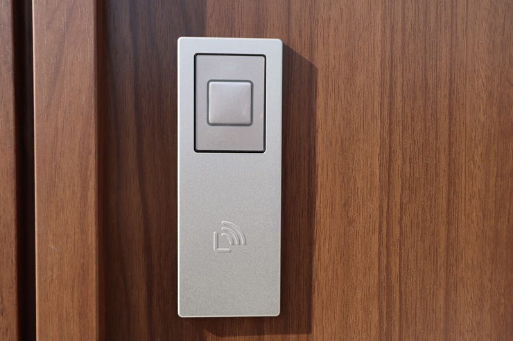 ○スマートキー○ 同仕様
ワンタッチで簡単施錠♪お荷物が多くてもラクラク開錠できますね♪