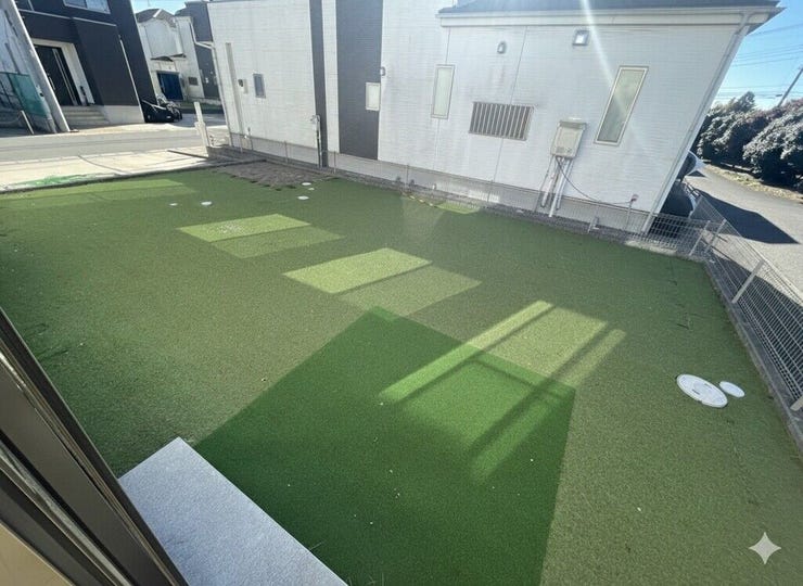 【Exterior】お部屋から直接出られるお庭付き。ガーデニングやくつろぎ空間に◎