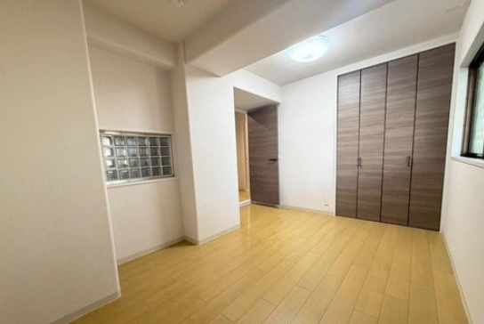 サービスルームにも収納あり♪