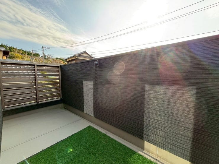 バルコニーを別角度から♪広いです♪