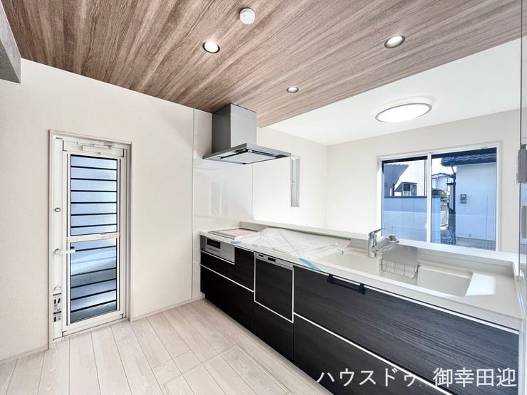 ■家族の「美味しい」が集まる舞台■高い機能性と美しいデザインを両立。料理する人も、待つ人も、笑顔になれる場所です。