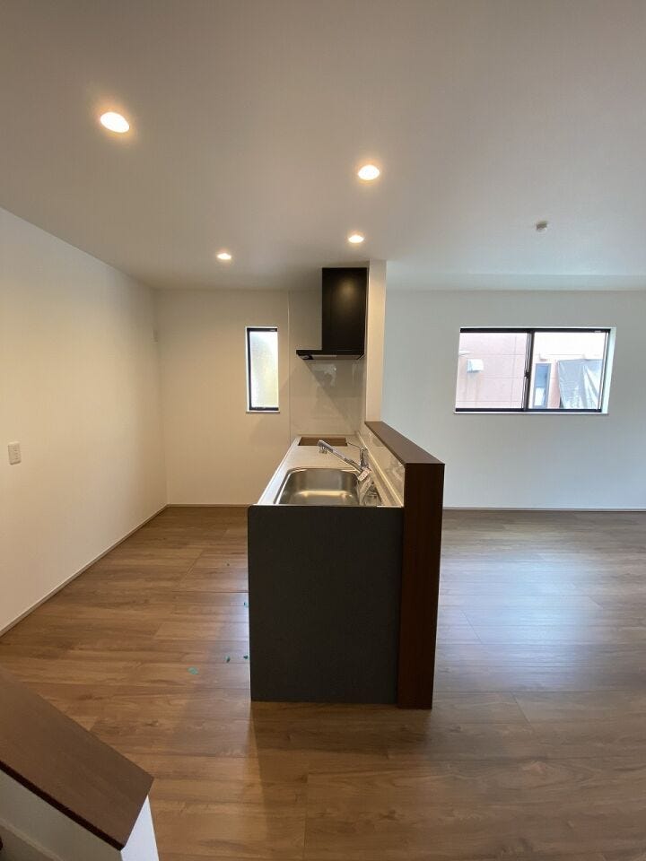 広くとられたキッチンスペースで縦横無尽に料理を楽しんでいただけます♪