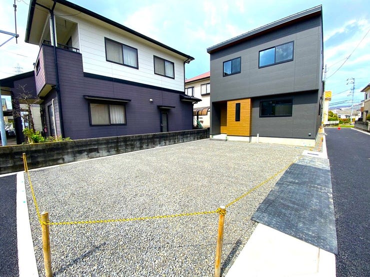 ただ「住まう」だけではございません。気持ち良く住んで欲しい気持ちをこめて…。お住まいの事、住まう街の事、お金の事、何でもご相談下さい♪