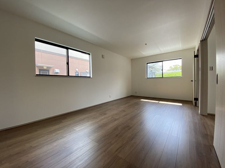 家族一人ひとりの大切なプライベート空間。趣味・感性で個性的に飾って頂けるようシンプルに仕上げてあります。収納をしっかり確保しているので、空間にさらなるゆとりが生まれます♪