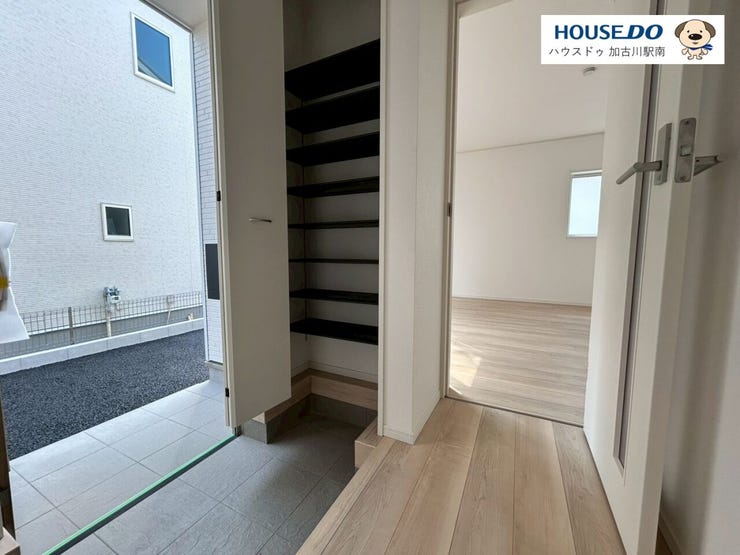 玄関横にシューズボックスがついているので、片付いた玄関がキープできます