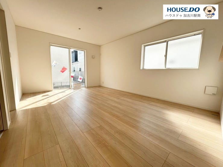 明るくにぎやかな家族にふさわしい、日差しあふれる16帖のLDK