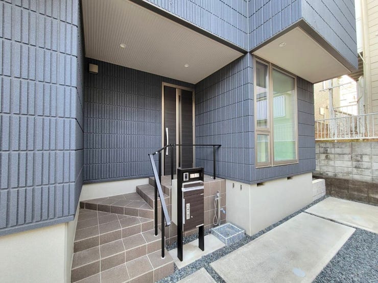 ◇水栓付のため外靴を洗ったり、車を洗車する際にも便利♪