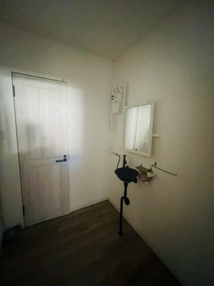 白と黒をポイントにしたインテリアも似合いそうですね。