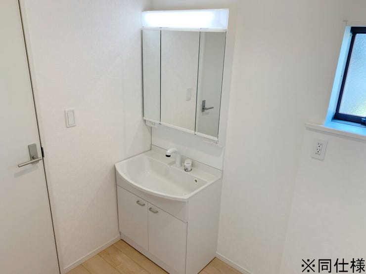 ※同仕様
◎現地案内予約受付中!◎
お子様の手洗いや洗面ボウルの掃除がしやすい洗髪洗面化粧台!