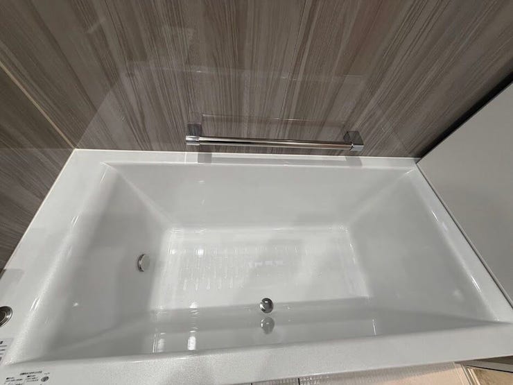 のびのび足を伸ばさる浴槽。