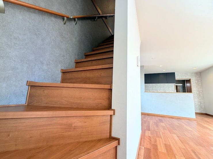 リビングイン階段なので帰宅したお子様を見守れます。