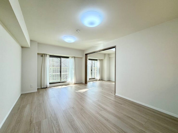 【リビング】
明るい日差しと心地よい風が舞い込むリビング♪