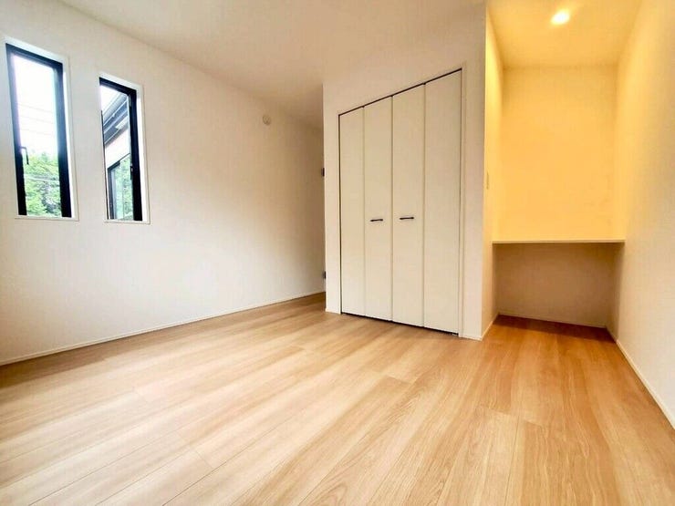【Bedroom】ベッドとデスクを置いてもゆとりのある、使い勝手の良い広さの洋室です。
