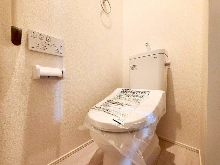 【Toilet】清潔感があり、落ち着いたデザインのトイレ。家族みんなが快適に使えます。