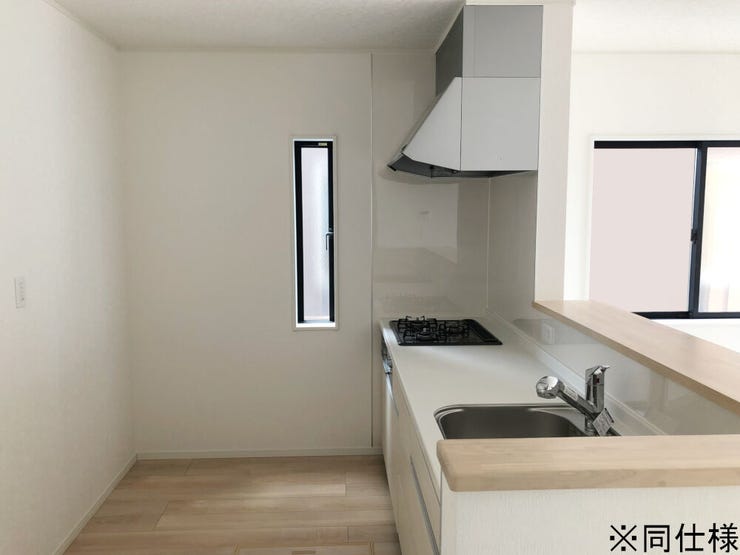 ※同仕様
◎現地案内予約受付中!◎
熱や汚れに強くお手入れも簡単なステンレストップ。表面に傷がつきにくい、エンボス加工を施しています♪