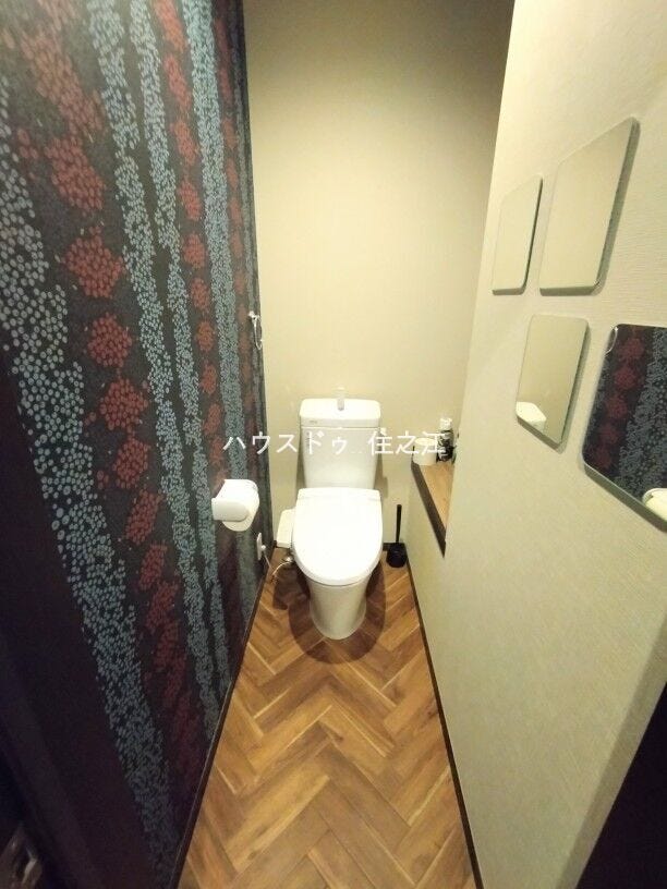 温水洗浄便座付きトイレ