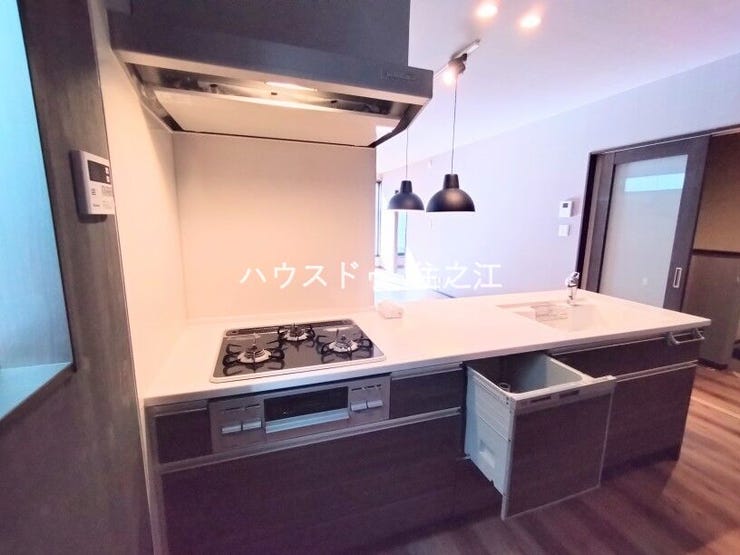 後片付けもラクラクな食洗機付です。忙しいママをサポート