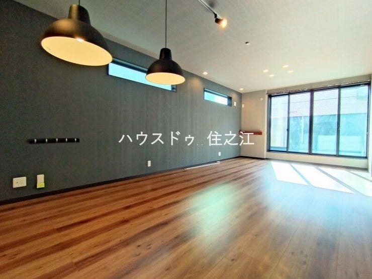 リビング・ダイニングが全面バルコニーに面しているので解放感があります♪