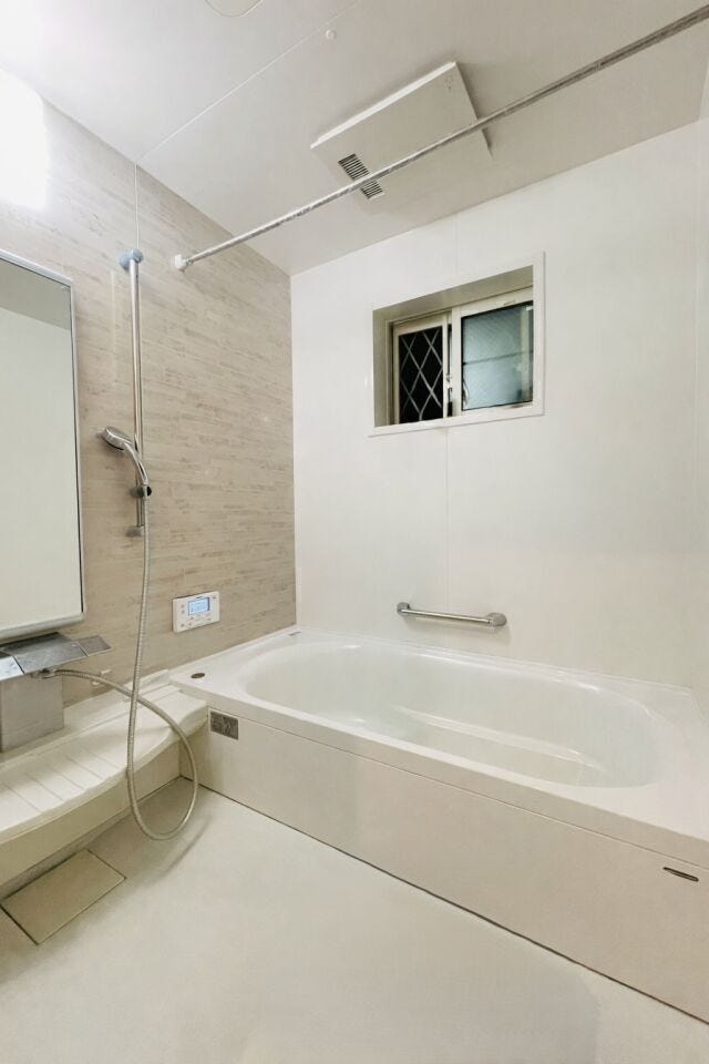 白を基調とした清潔感のある空間に★
※家具消しの修正を行っております。