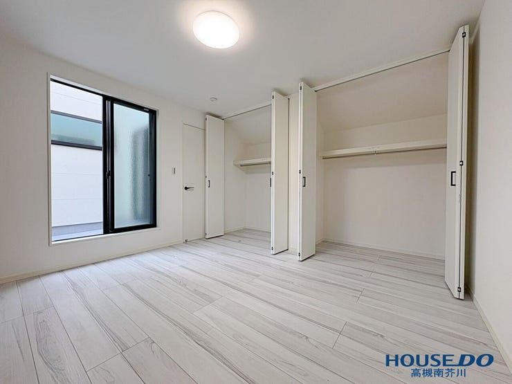 2階
バルコニーにも出られます。