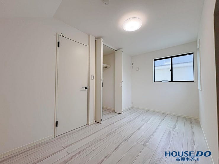 2面採光の明るいお部屋です