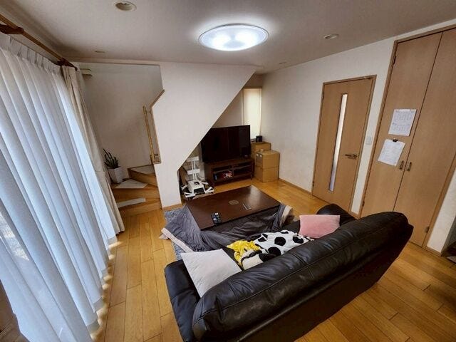 大型テレビに大型ソファー(^^)どんなインテリアにしますか?