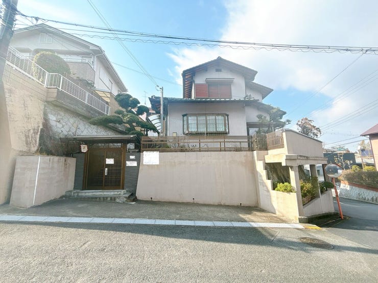 あたたかな陽が差し込む日当り良好の立地です。