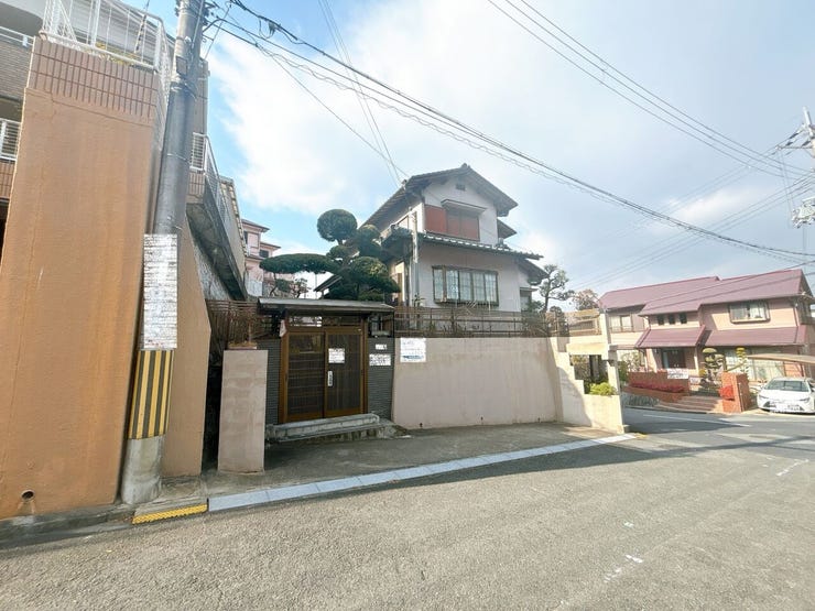 静かで落ち着いた閑静な住宅地です。
子育て世代の生活環境としても最適です◎