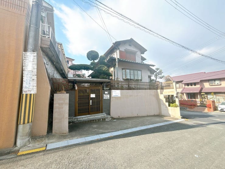 あたたかな陽が差し込み、優しい風が吹き込む陽当り・通風良好な立地です。