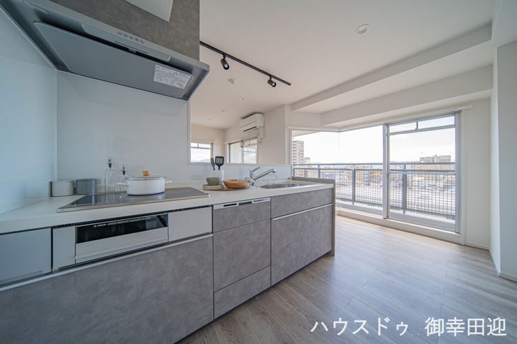 ■家族の「美味しい」が集まる舞台■高い機能性と美しいデザインを両立。料理する人も、待つ人も、笑顔になれる場所です。