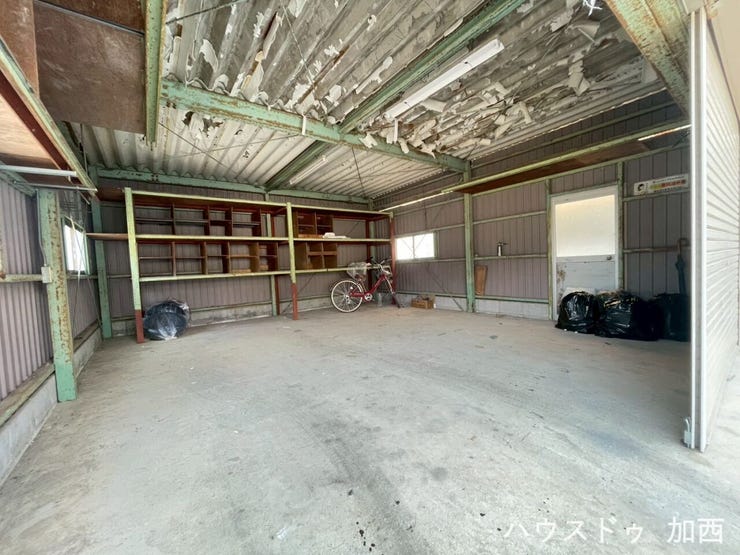 ガレージ内(倉庫内)