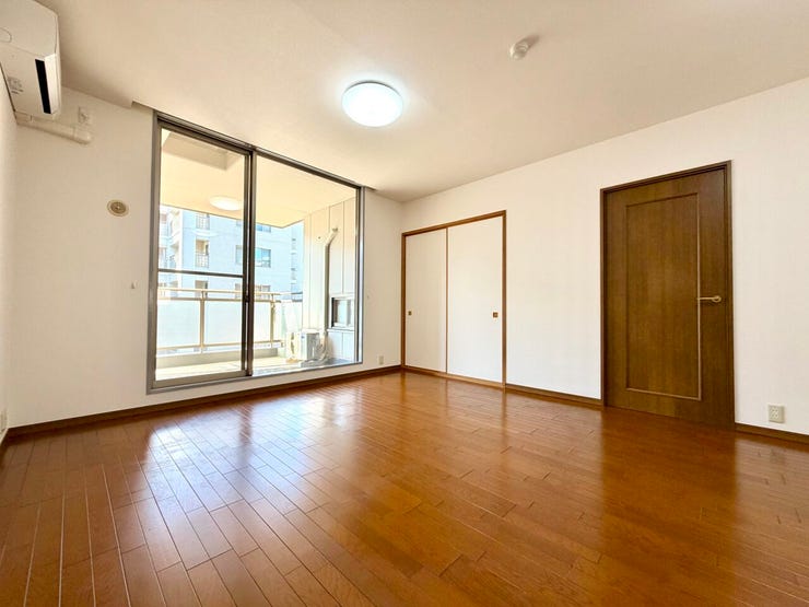 パティオス8番街のリビングです