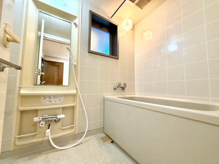 パティオス8番街の浴室です