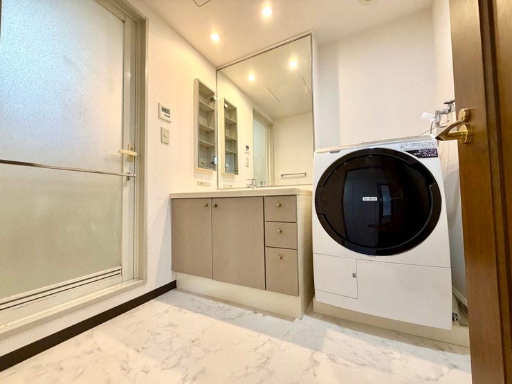 パティオス8番街の洗面所です