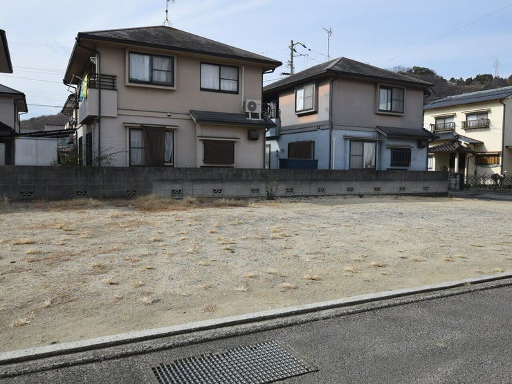 外観を南東側より撮影