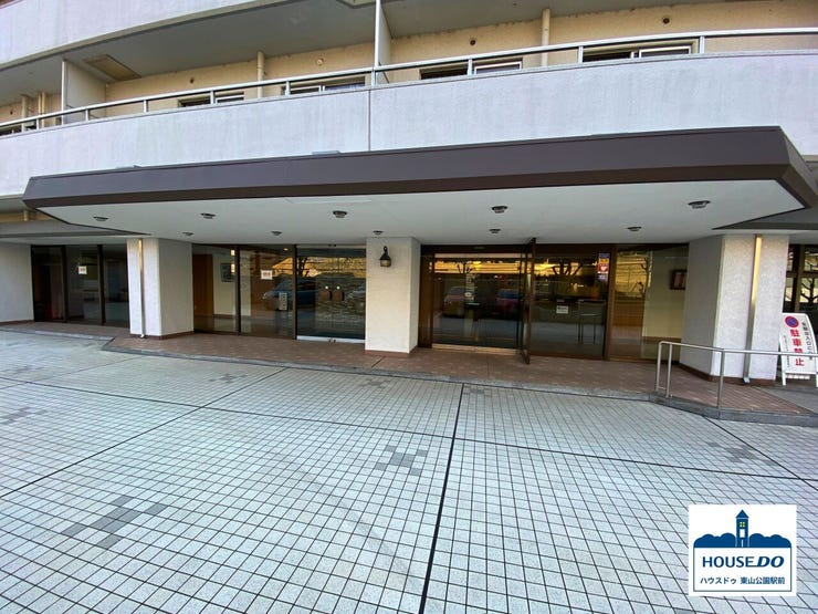 マンションの規模にあわせ、ワイドなエントランスになっています