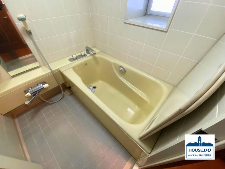 白を基調とした落ち着いた空間。
ゆったりとバスタブに浸かり、一日の疲れを癒してください