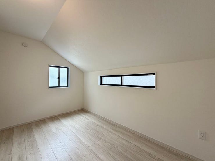 〈5.5帖〉母屋下がりのお部屋は秘密基地感があって子ども部屋にちょうど良い♪