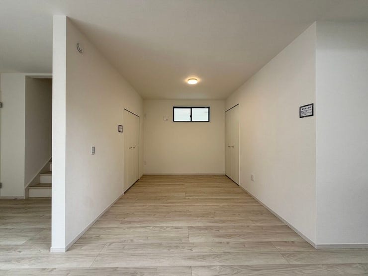 壁をうまく利用して、18.9帖と5.2帖に分けて利用することも可能です♪