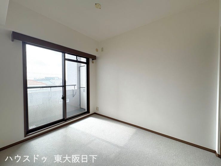 洋室4.1帖:明るくておしゃれな洋室。実際に家具を置くイメージをしてみるとワクワクしますね!